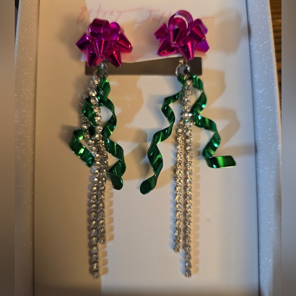Betsey Johnson Christmas Bow Crystal Ribbon Holiday Front Back Drop Earrings NIB - Picture 12 of 16